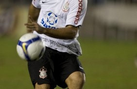 FLUMINENSE/RJ X CORINTHIANS/SP - em um lance da partida realizada esta noite no estádio do Maracanã, válida pela decisão nas oitavas de final da Copa do Brasil 2009
