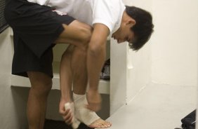 CORINTHIANS/SP X BARUERI/SP - nos vestiários antes da partida realizada esta noite no estádio do Pacaembu, válida pelo Campeonato Brasileiro de 2009