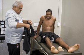 CORINTHIANS/SP X BARUERI/SP - nos vestiários antes da partida realizada esta noite no estádio do Pacaembu, válida pelo Campeonato Brasileiro de 2009