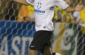 CORINTHIANS/SP X BARUERI/SP - Souza comemora sue gol de penalti em um lance da partida realizada esta noite no estdio do Pacaembu, vlida pelo Campeonato Brasileiro de 2009
