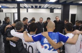 CORINTHIANS/SP X INTERNACIONAL/RS -  em um lance da partida realizada esta noite no estdio do Pacaembu, zona oeste da cidade, na primeira partida da deciso da Copa do Brasil 2009