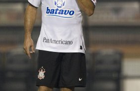 CORINTHIANS/SP X SAO PAULO/SP - Ronaldo em um lance da partida realizada esta noite no estdio do Pacaembu, zona oeste da cidade, vlida pelo primeiro turno do Campeonato Brasileiro de 2009