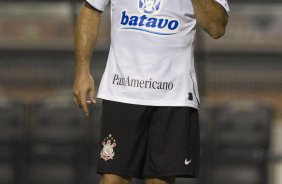 CORINTHIANS/SP X SAO PAULO/SP - Ronaldo em um lance da partida realizada esta noite no estdio do Pacaembu, zona oeste da cidade, vlida pelo primeiro turno do Campeonato Brasileiro de 2009