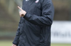 Durante o treino do Corinthians no estdio do J. Malucelli, em Curitiba, apenas com os jogadores que no participarao do jogo de hoje a tarde contra Atltico-PR, na Arena da Baixada, pelo Campeonato Brasileiro de 2009