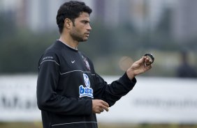 Durante o treino do Corinthians no estdio do J. Malucelli, em Curitiba, apenas com os jogadores que no participarao do jogo de hoje a tarde contra Atltico-PR, na Arena da Baixada, pelo Campeonato Brasileiro de 2009