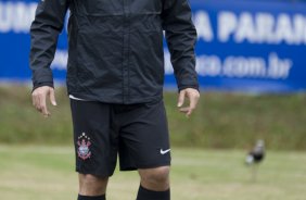 Durante o treino do Corinthians no estdio do J. Malucelli, em Curitiba, apenas com os jogadores que no participarao do jogo de hoje a tarde contra Atltico-PR, na Arena da Baixada, pelo Campeonato Brasileiro de 2009