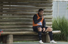 Durante o treino do Corinthians no estdio do J. Malucelli, em Curitiba, apenas com os jogadores que no participarao do jogo de hoje a tarde contra Atltico-PR, na Arena da Baixada, pelo Campeonato Brasileiro de 2009