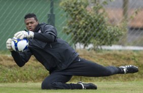 Durante o treino do Corinthians no estdio do J. Malucelli, em Curitiba, apenas com os jogadores que no participarao do jogo de hoje a tarde contra Atltico-PR, na Arena da Baixada, pelo Campeonato Brasileiro de 2009