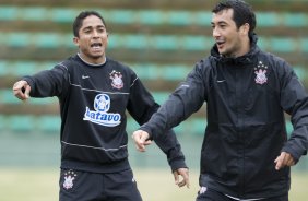 Durante o treino do Corinthians no estdio do J. Malucelli, em Curitiba, apenas com os jogadores que no participarao do jogo de hoje a tarde contra Atltico-PR, na Arena da Baixada, pelo Campeonato Brasileiro de 2009