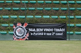 Durante o treino do Corinthians no estdio do J. Malucelli, em Curitiba, apenas com os jogadores que no participarao do jogo de hoje a tarde contra Atltico-PR, na Arena da Baixada, pelo Campeonato Brasileiro de 2009