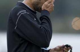 Durante o treino do Corinthians no estdio do J. Malucelli, em Curitiba, apenas com os jogadores que no participarao do jogo de hoje a tarde contra Atltico-PR, na Arena da Baixada, pelo Campeonato Brasileiro de 2009