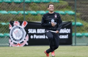 Durante o treino do Corinthians no estdio do J. Malucelli, em Curitiba, apenas com os jogadores que no participarao do jogo de hoje a tarde contra Atltico-PR, na Arena da Baixada, pelo Campeonato Brasileiro de 2009