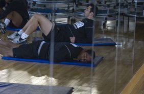 Durante o treino fsico do Corinthians realizado esta manh na Academia Swimex, em Curitiba. O prximo jogo ser contra Internacional/RS, dia 01/07, quarta-feira a noite, no Beira-Rio, na deciso da Copa do Brasil 2009