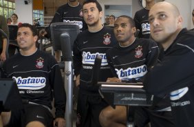 Durante o treino fsico do Corinthians realizado esta manh na Academia Swimex, em Curitiba. O prximo jogo ser contra Internacional/RS, dia 01/07, quarta-feira a noite, no Beira-Rio, na deciso da Copa do Brasil 2009