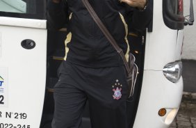 Andr Santos durante o treino do Corinthians realizado esta tarde no campo do Parana Clube, em Curitiba; o prximo jogo do time ser na proxima 4a. feira, 01/07, contra o Internacional/RS, no Beira-Rio, na deciso da Copa do Brasil 2009