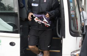 Dentinho durante o treino do Corinthians realizado esta tarde no campo do Parana Clube, em Curitiba; o prximo jogo do time ser na proxima 4a. feira, 01/07, contra o Internacional/RS, no Beira-Rio, na deciso da Copa do Brasil 2009