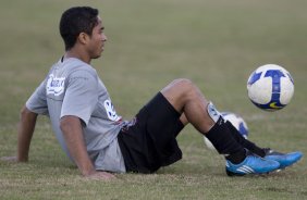Durante o treino do Corinthians realizado esta tarde no campo do J. Malucelli, em Curitiba; o prximo jogo do time ser na proxima 4a. feira, 01/07, contra o Internacional/RS, no Beira-Rio, na deciso da Copa do Brasil 2009