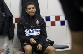 Ronaldo durante o treino do Corinthians realizado esta tarde no campo do Parana Clube, em Curitiba; o prximo jogo do time ser na proxima 4a. feira, 01/07, contra o Internacional/RS, no Beira-Rio, na deciso da Copa do Brasil 2009