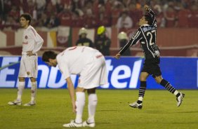 INTERNACIONAL/RS X CORINTHIANS/SP - André Santos fez o segundo gol do Corinthians em um lance da partida realizada esta noite no estádio Beira-Rio, em Porto Alegre, no jogo de decisão da Copa do Brasil 2009