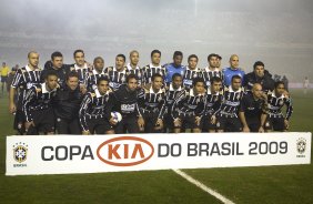 INTERNACIONAL/RS X CORINTHIANS/SP - Time posado do Corinthians na partida realizada esta noite no estdio Beira-Rio, em Porto Alegre, no jogo de deciso da Copa do Brasil 2009