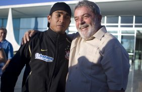 INTERNACIONAL/RS X CORINTHIANS/SP - Jorge Henrique e recebido no Palacio da Alvorara pelo Presidente Luiz Inacio Lula da Silva que queria cumprimentar o time que ontem conquistou a Copa do Brasil 2009 em Porto Alegre, aps empate por 2x2 com o time do Internacional/RS