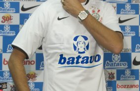 O meia Edu, Ex-Valencia, foi apresentado como novo reforco do time hoje pela manhã no Parque São Jorge; o próximo jogo do time será amanhã, 4a. feira, 08/07, contra o Fluminense, no Pacaembu, pelo Campeonato Brasileiro 2009