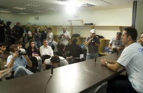 O meia Edu, Ex-Valencia, foi apresentado como novo reforco do time hoje pela manhã no Parque São Jorge; o próximo jogo do time será amanhã, 4a. feira, 08/07, contra o Fluminense, no Pacaembu, pelo Campeonato Brasileiro 2009