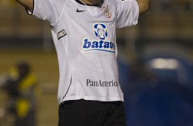 CORINTHIANS/SP X FLUMINENSE/RJ -  em um lance da partida realizada esta noite no estdio do Pacaembu, zona oeste da cidade, vlida pelo turno do Campeonato Brasileiro de 2009