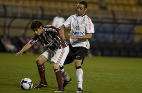 CORINTHIANS/SP X FLUMINENSE/RJ -  em um lance da partida realizada esta noite no estdio do Pacaembu, zona oeste da cidade, vlida pelo turno do Campeonato Brasileiro de 2009