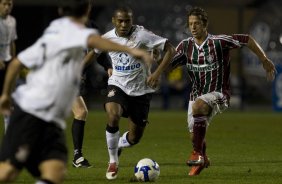 CORINTHIANS/SP X FLUMINENSE/RJ -  em um lance da partida realizada esta noite no estdio do Pacaembu, zona oeste da cidade, vlida pelo turno do Campeonato Brasileiro de 2009