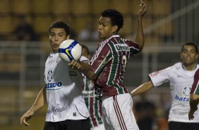 CORINTHIANS/SP X FLUMINENSE/RJ -  em um lance da partida realizada esta noite no estdio do Pacaembu, zona oeste da cidade, vlida pelo turno do Campeonato Brasileiro de 2009