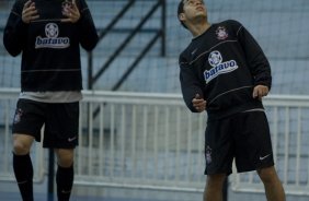 Durante o treino do Corinthians realizado esta manh no ginasio do Parque So Jorge, zona leste da cidade; o prximo jogo do time ser amanh, domingo, 12/07, contra o Grmio, no estdio Olmpico, pelo Campeonato Brasileiro 2009