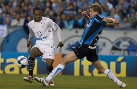 GREMIO/RS X CORINTHIANS/SP - em um lance da partida realizada esta tarde no estádio Olímpico, em Porto Alegre, válida pelo turno do Campeonato Brasileiro de 2009