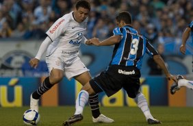 GREMIO/RS X CORINTHIANS/SP - em um lance da partida realizada esta tarde no estádio Olímpico, em Porto Alegre, válida pelo turno do Campeonato Brasileiro de 2009