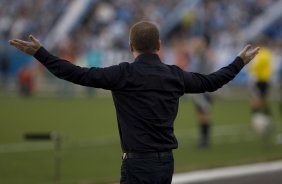 GREMIO/RS X CORINTHIANS/SP - Mano Menezes em um lance da partida realizada esta tarde no estdio Olmpico, em Porto Alegre, vlida pelo turno do Campeonato Brasileiro de 2009