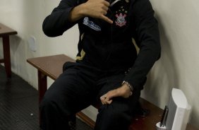 CORINTHIANS/SP X SPORT/RECIFE - André Santos nos vestiários antes da partida realizada esta noite no estádio do Pacaembu, zona oeste da cidade, válida pelo turno do Campeonato Brasileiro de 2009