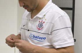 CORINTHIANS/SP X SPORT/RECIFE - Douglas nos vestiários antes da partida realizada esta noite no estádio do Pacaembu, zona oeste da cidade, válida pelo turno do Campeonato Brasileiro de 2009