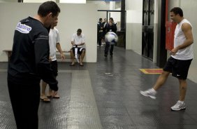 CORINTHIANS/SP X SPORT/RECIFE - Ronaldo nos vestirios antes da partida realizada esta noite no estdio do Pacaembu, zona oeste da cidade, vlida pelo turno do Campeonato Brasileiro de 2009