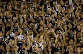 CORINTHIANS/SP X VITORIA/BA -  em um lance da partida realizada esta noite no estdio do Pacaembu, zona oeste da cidade, vlida pelo turno do Campeonato Brasileiro de 2009