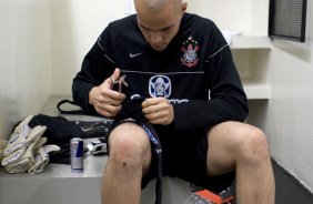 CORINTHIANS/SP X AVAI/SC - Julio Cesar nos vestiários antes da partida realizada esta tarde no estádio do Pacaembu, zona oeste da cidade, válida pelo turno do Campeonato Brasileiro de 2009