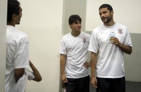 CORINTHIANS/SP X AVAI/SC -  Moradei e William nos vestirios antes da partida realizada esta tarde no estdio do Pacaembu, zona oeste da cidade, vlida pelo turno do Campeonato Brasileiro de 2009