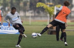 Durante o treino do Corinthians realizado esta manh no Parque Ecolgico do Tiete, zona leste da cidade; o prximo jogo do time ser amanh, domingo, 02/08, contra o Ava, no estdio do Pacaembu, pelo Campeonato Brasileiro 2009