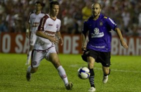 NAUTICO/PE X CORINTHIANS/SP -   em um lance da partida realizada esta noite no estdio dos Aflitos em Recife, vlida pelo turno do Campeonato Brasileiro de 2009