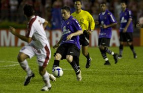NAUTICO/PE X CORINTHIANS/SP -   em um lance da partida realizada esta noite no estdio dos Aflitos em Recife, vlida pelo turno do Campeonato Brasileiro de 2009