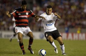 FLAMENGO/RJ X CORINTHIANS/SP -   em um lance da partida realizada esta tarde no estádio do Maracanã, válida pelo turno do Campeonato Brasileiro de 2009