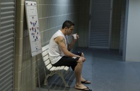 FLAMENGO/RJ X CORINTHIANS/SP - Chicão nos vestiários antes da partida realizada esta tarde no estádio do Maracanã, válida pelo turno do Campeonato Brasileiro de 2009