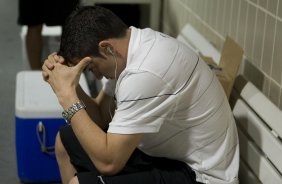FLAMENGO/RJ X CORINTHIANS/SP - Chicão nos vestiários antes da partida realizada esta tarde no estádio do Maracanã, válida pelo turno do Campeonato Brasileiro de 2009