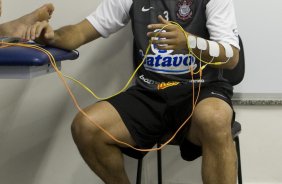 Apos cirurgia na mao esquerda, o jogador Ronaldo fez fisioterapia esta manh no Parque So Jorge, zona leste da cidade; o prximo jogo do time ser domingo, 16/08, contra o Atltico-MG, no Pacaembu, pelo Campeonato Brasileiro 2009