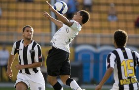 CORINTHIANS/SP X ATLETICO/MG - em um lance da partida realizada esta tarde no estádio do Pacaembu, válida pelo turno do Campeonato Brasileiro de 2009