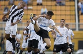 CORINTHIANS/SP X ATLETICO/MG - em um lance da partida realizada esta tarde no estádio do Pacaembu, válida pelo turno do Campeonato Brasileiro de 2009